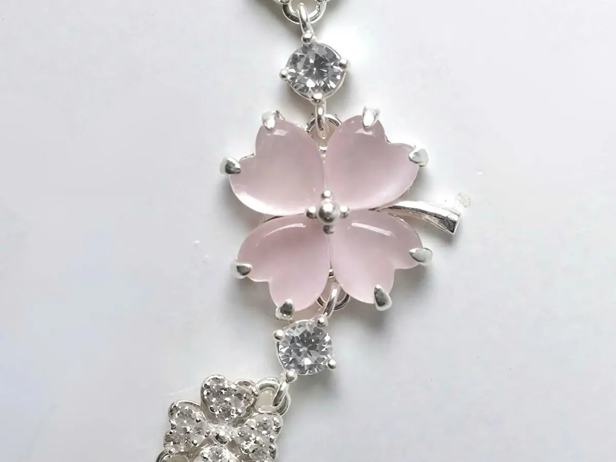 Lắc tay bạc thủ công chi tiết charm tinh xảo