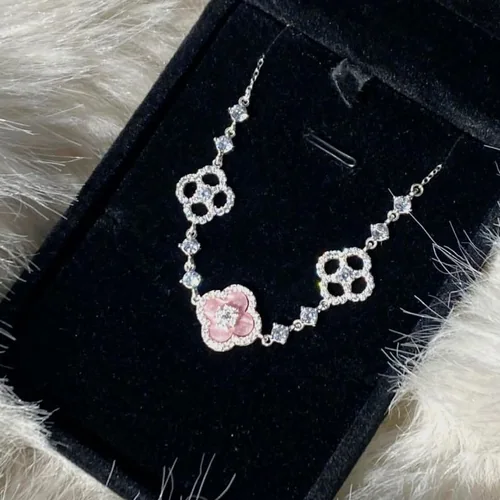 Khách đánh giá Lắc tay nữ bạc Ý S925 Cỏ Đa Sắc Asimi Geisha Bloom LT45
